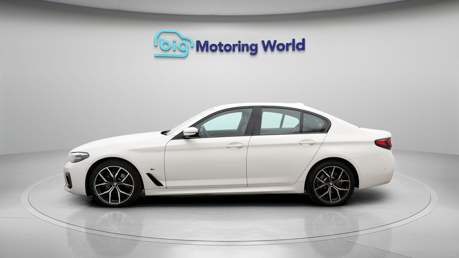 Used BMW 5 Series 2023 for sale - 77438015: Photo 4