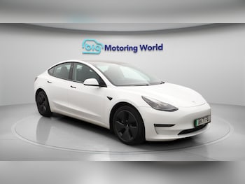 (71) - (Dual Motor) Long Range Saloon 4dr Electric Auto 4WDE (346 ps)