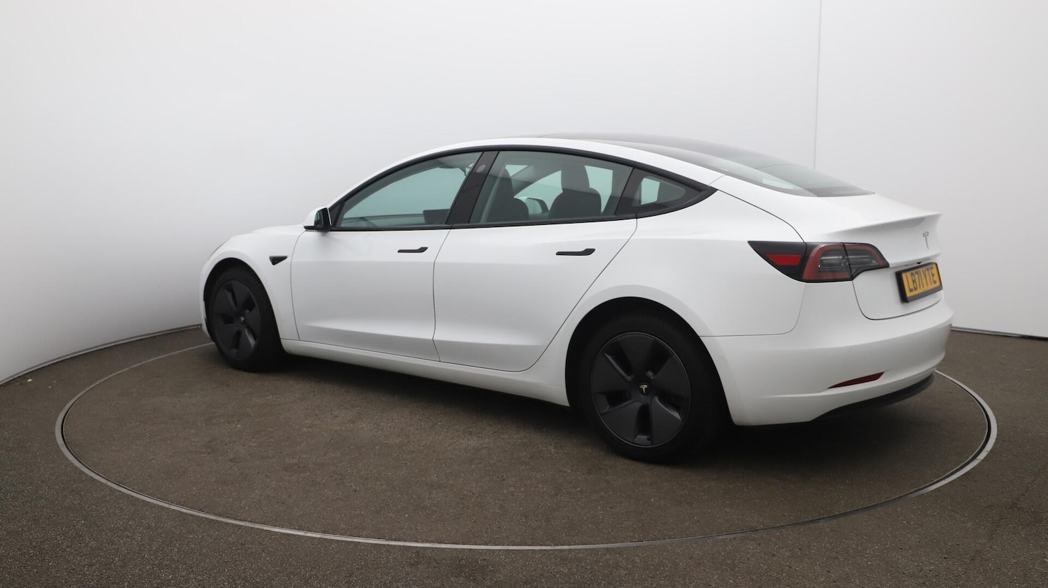 Used Tesla Model 3 2021 for sale - 76152517: Photo 15