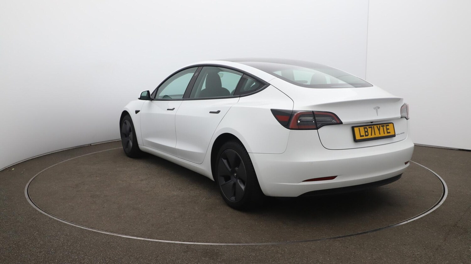 Used Tesla Model 3 2021 for sale - 76152517: Photo 42