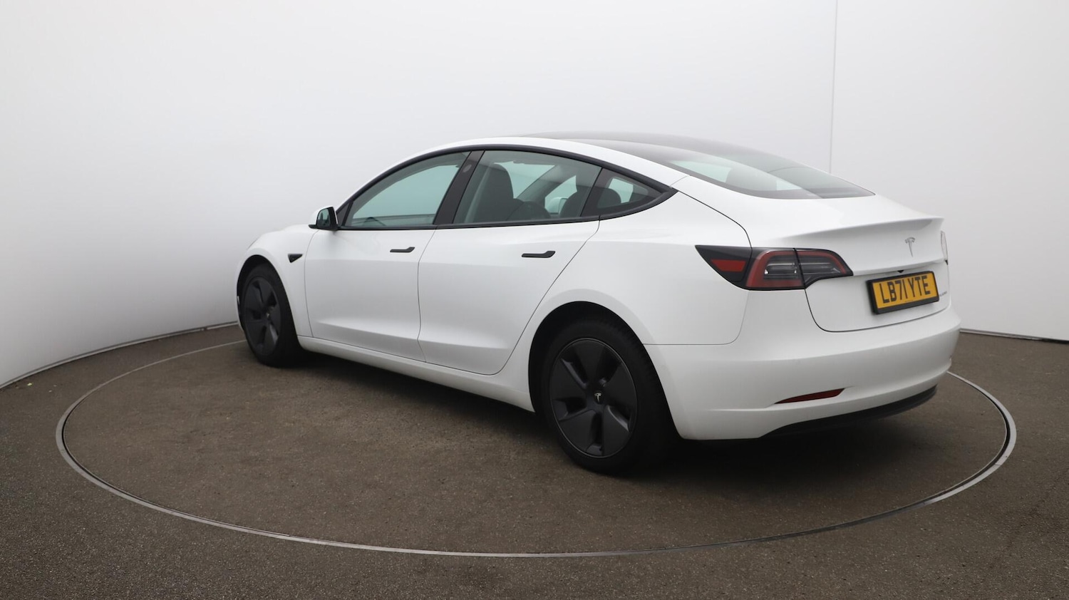 Used Tesla Model 3 2021 for sale - 76152517: Photo 43