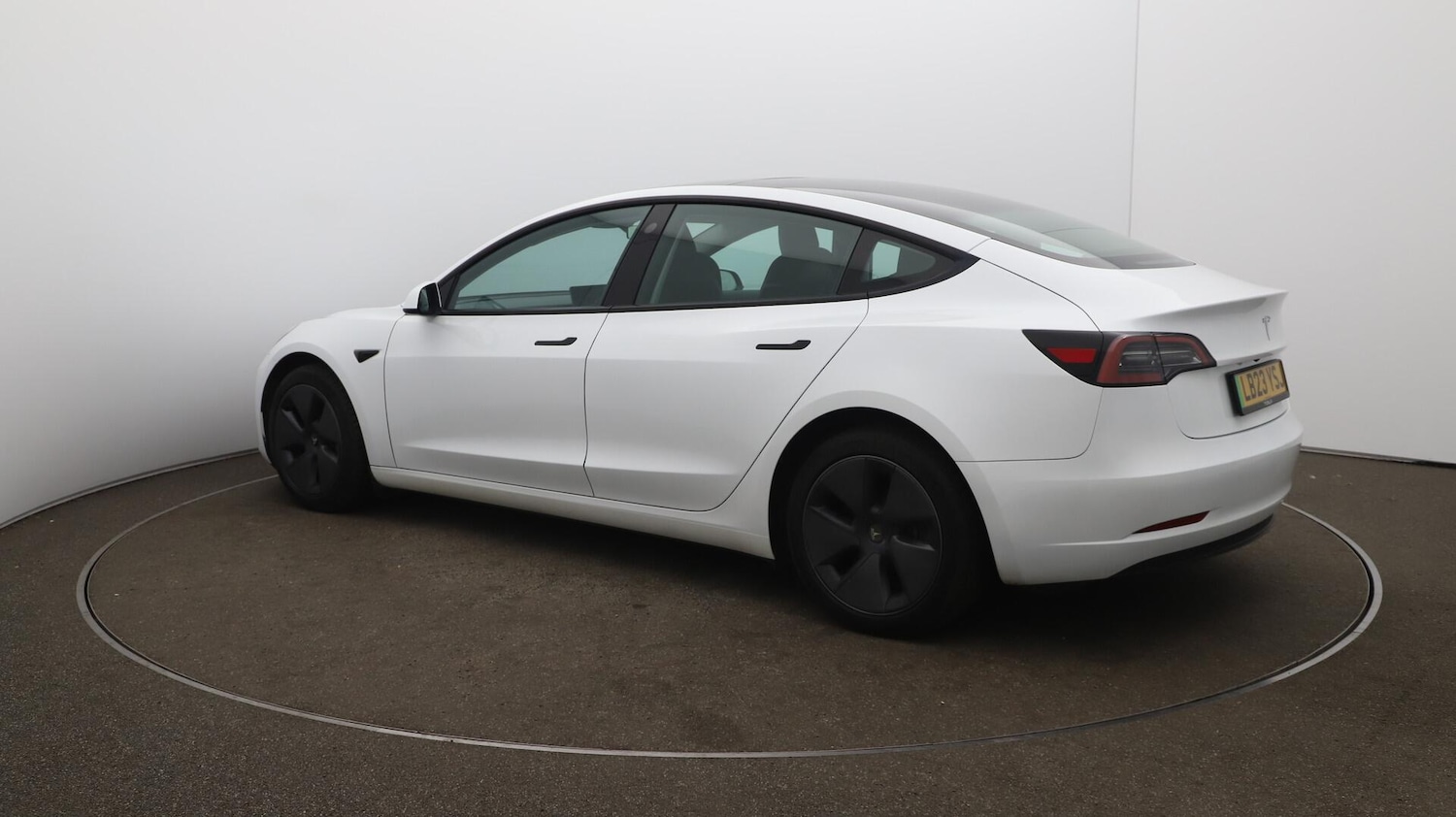 Used Tesla Model 3 2023 for sale - 76122995: Photo 35