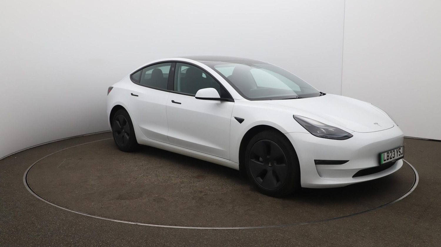 Used Tesla Model 3 2023 for sale - 76122995: Photo 44