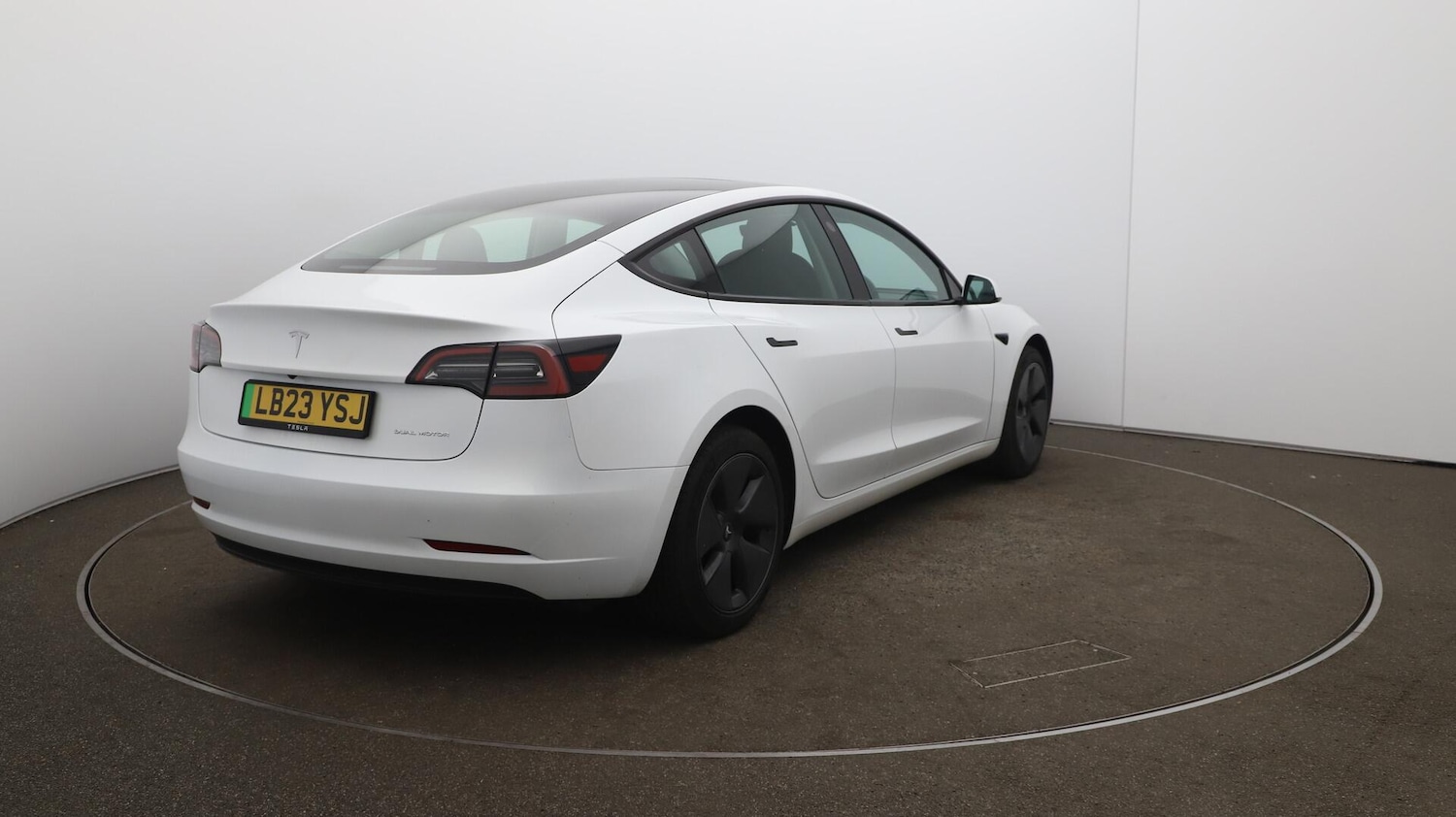 Used Tesla Model 3 2023 for sale - 76122995: Photo 55