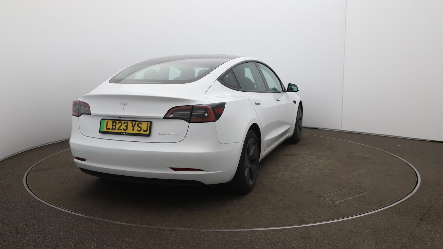 Used Tesla Model 3 2023 for sale - 76122995: Photo 56