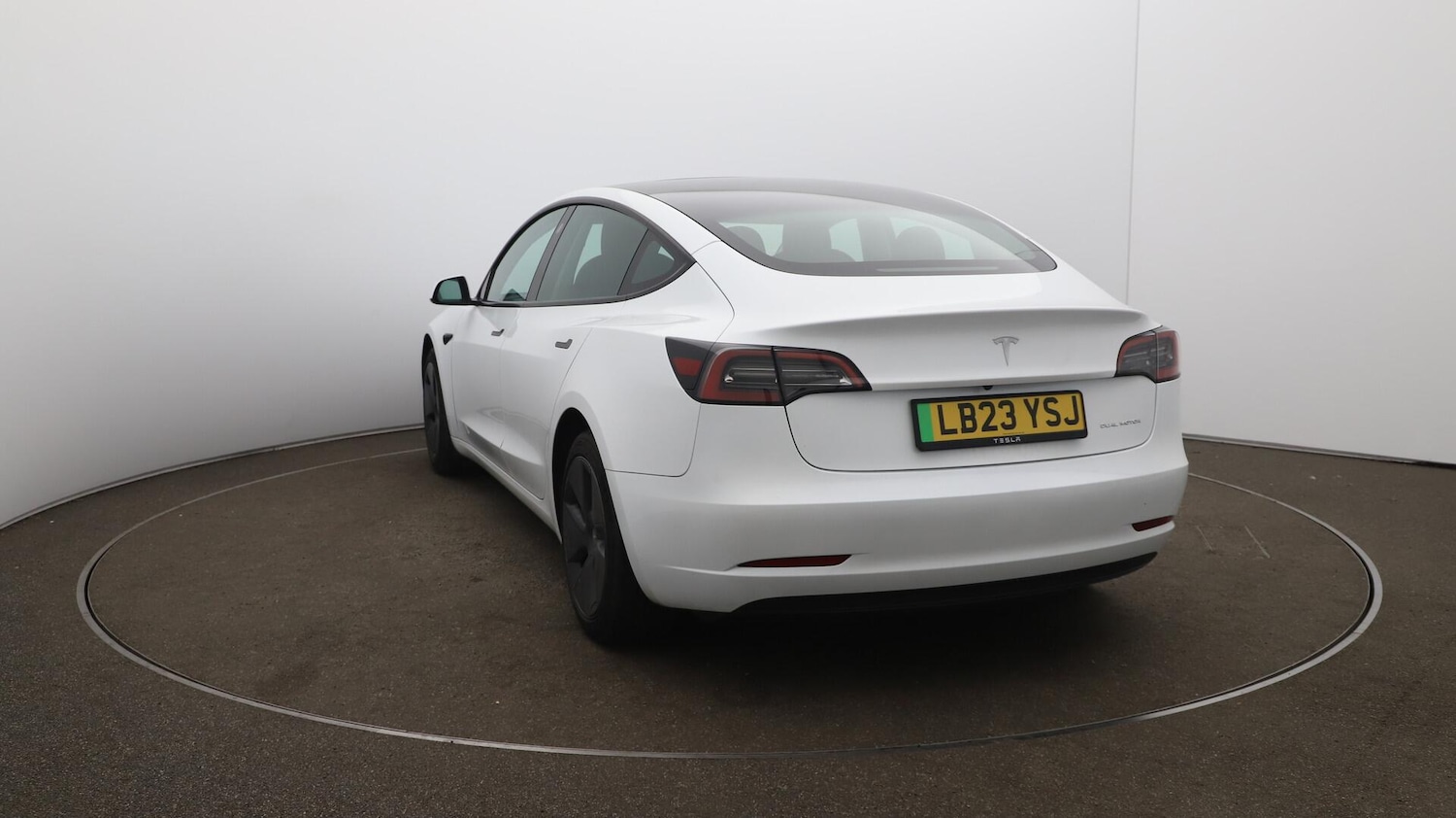 Used Tesla Model 3 2023 for sale - 76122995: Photo 61