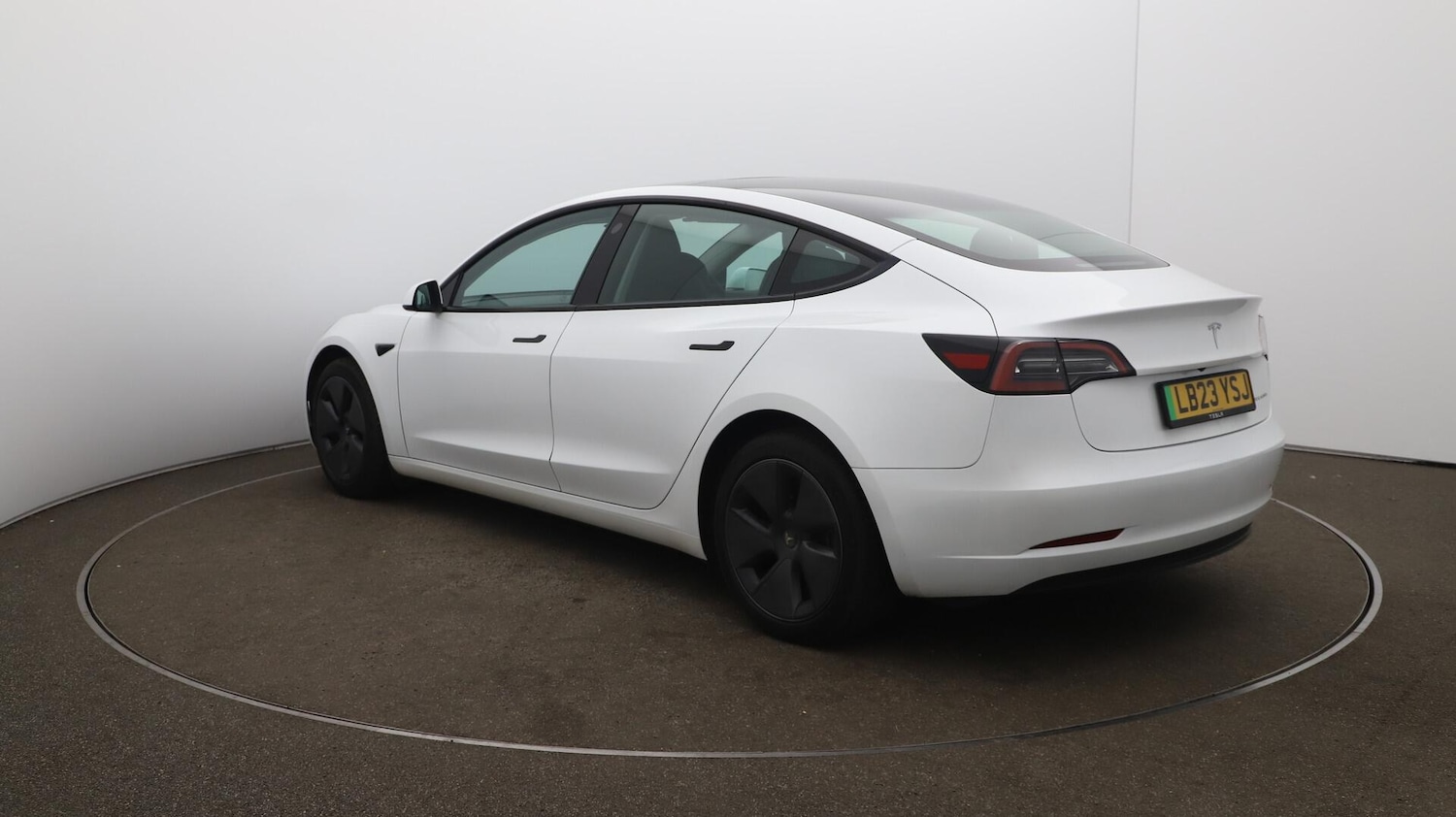 Used Tesla Model 3 2023 for sale - 76122995: Photo 63