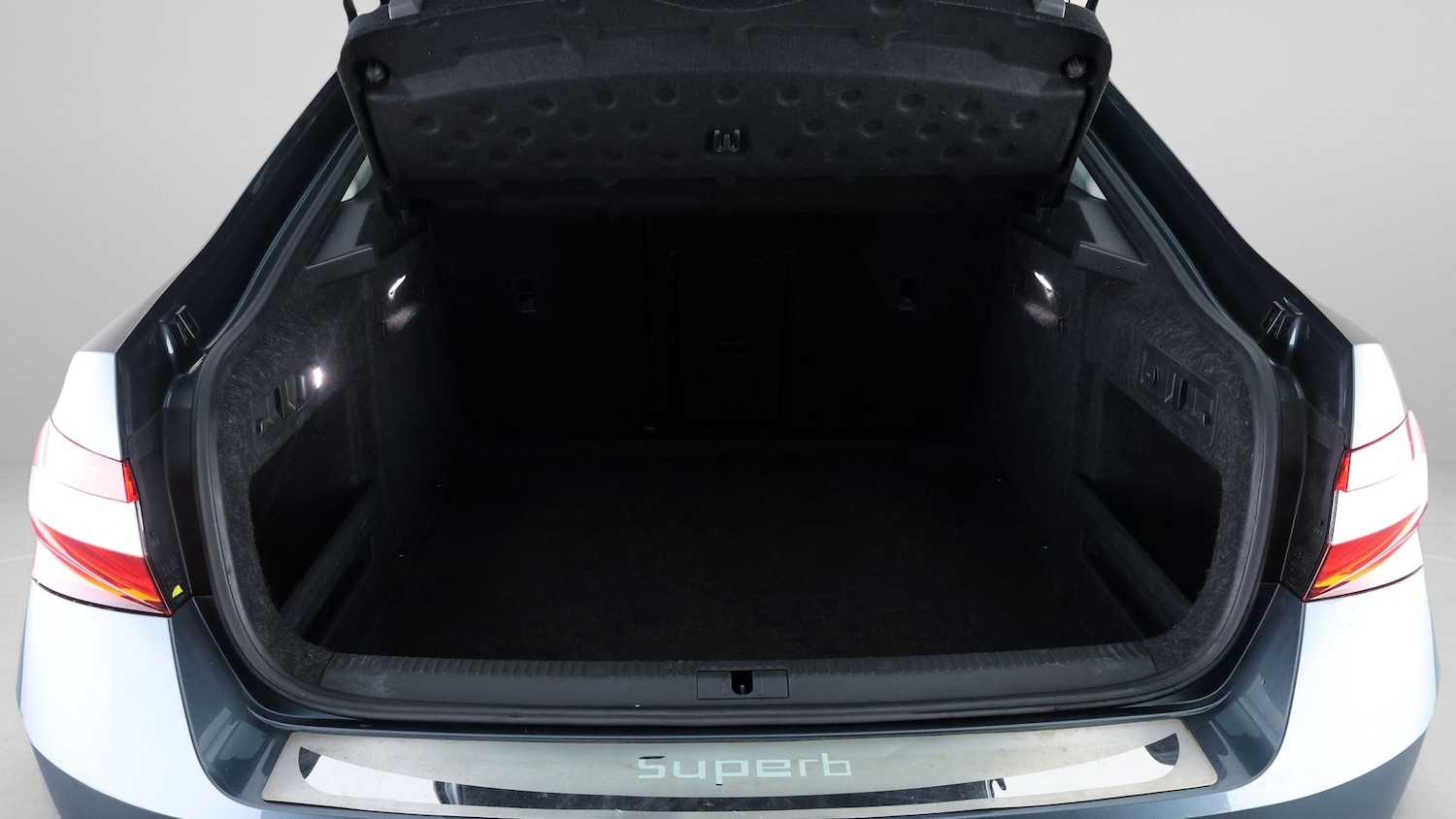 Used Skoda Superb 2019 for sale - 77728936: Photo 16