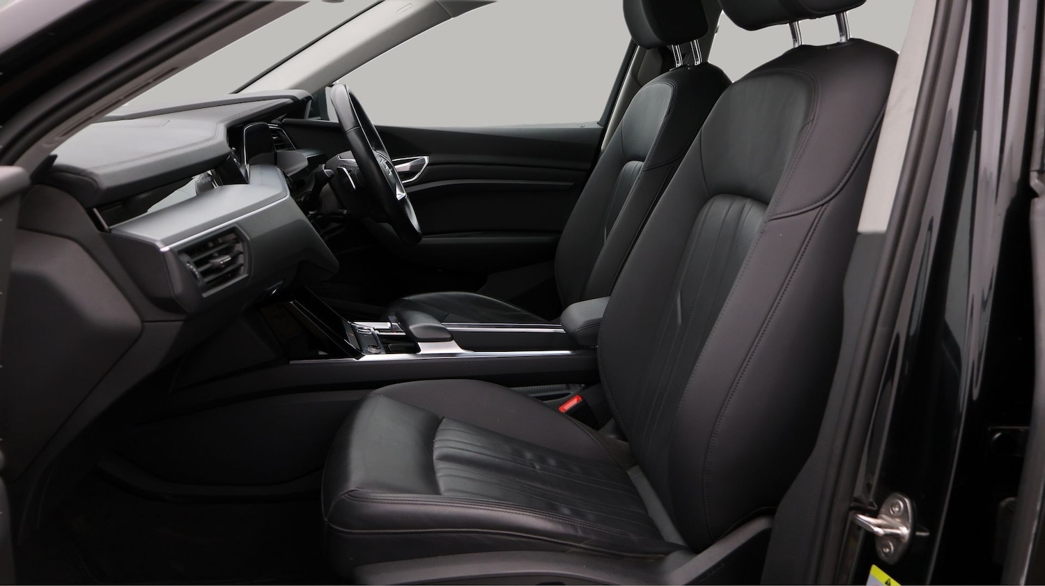 Used Audi e-tron 2021 for sale - 77888242: Photo 14