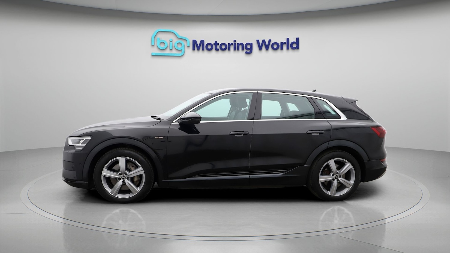 Used Audi e-tron 2021 for sale - 77888242: Photo 4