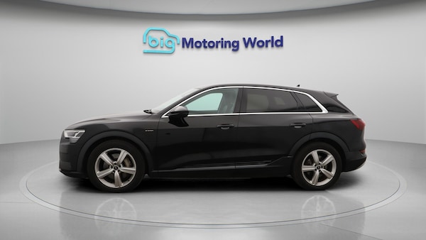 Used Audi e-tron 2021 for sale - 76306532: Photo 5