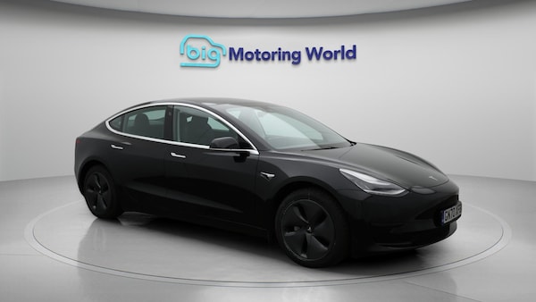 Used Tesla Model 3 2020 for sale - 76270891: Photo 2