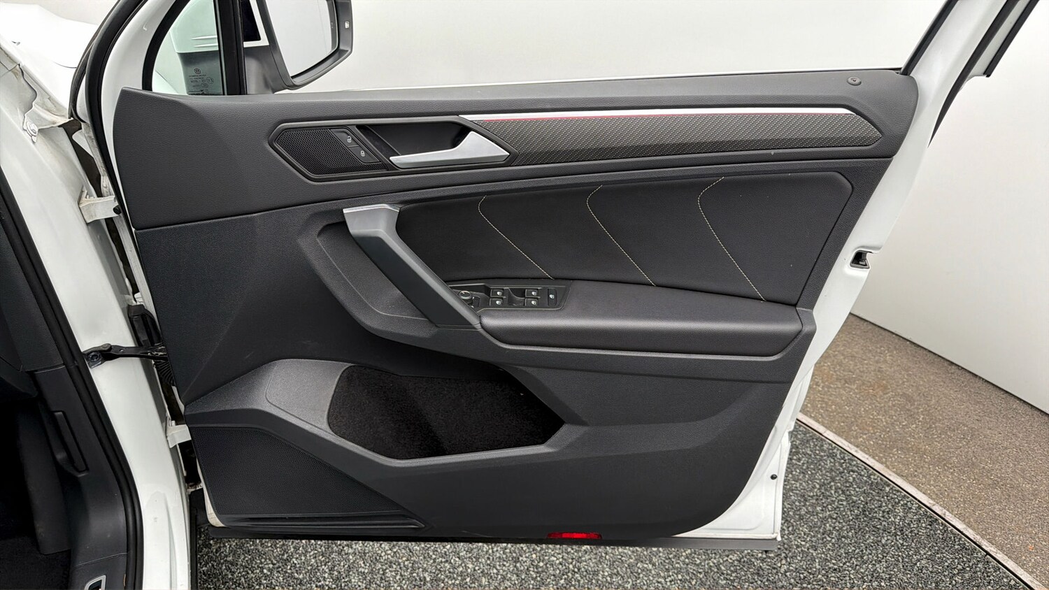 Used Volkswagen Tiguan 2023 for sale - 78176305: Photo 14