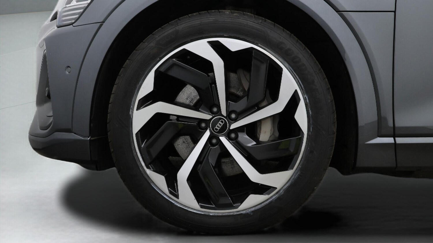 Used Audi e-tron 2021 for sale - 76671224: Photo 19