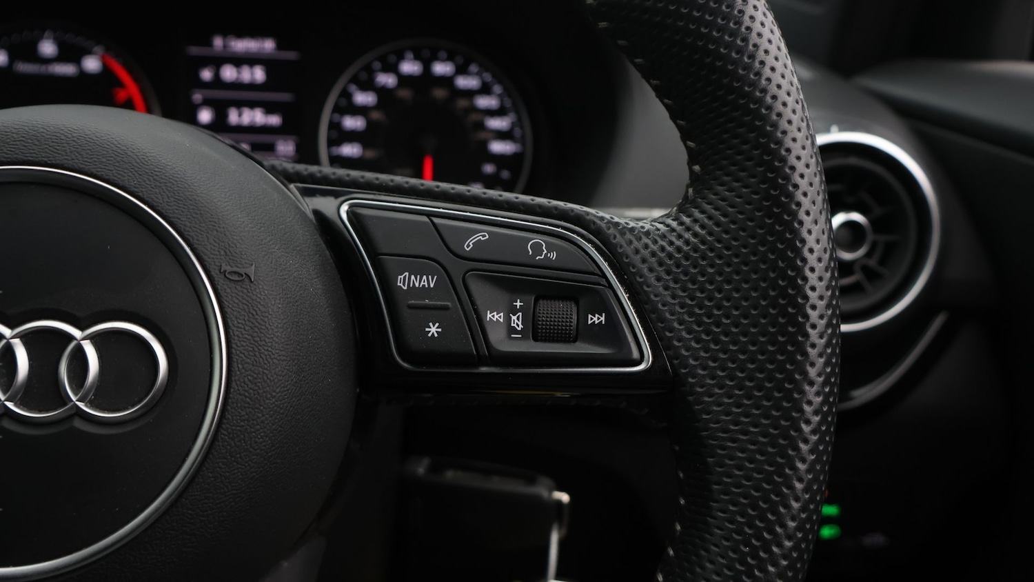 Used Audi Q2 for sale - 77190343: Photo 25