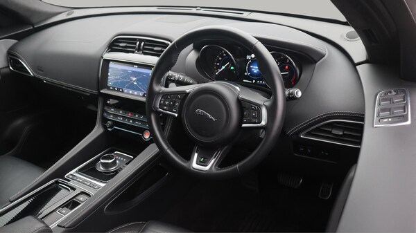 Used Jaguar F-Pace 2020 for sale - 76327388: Photo 10