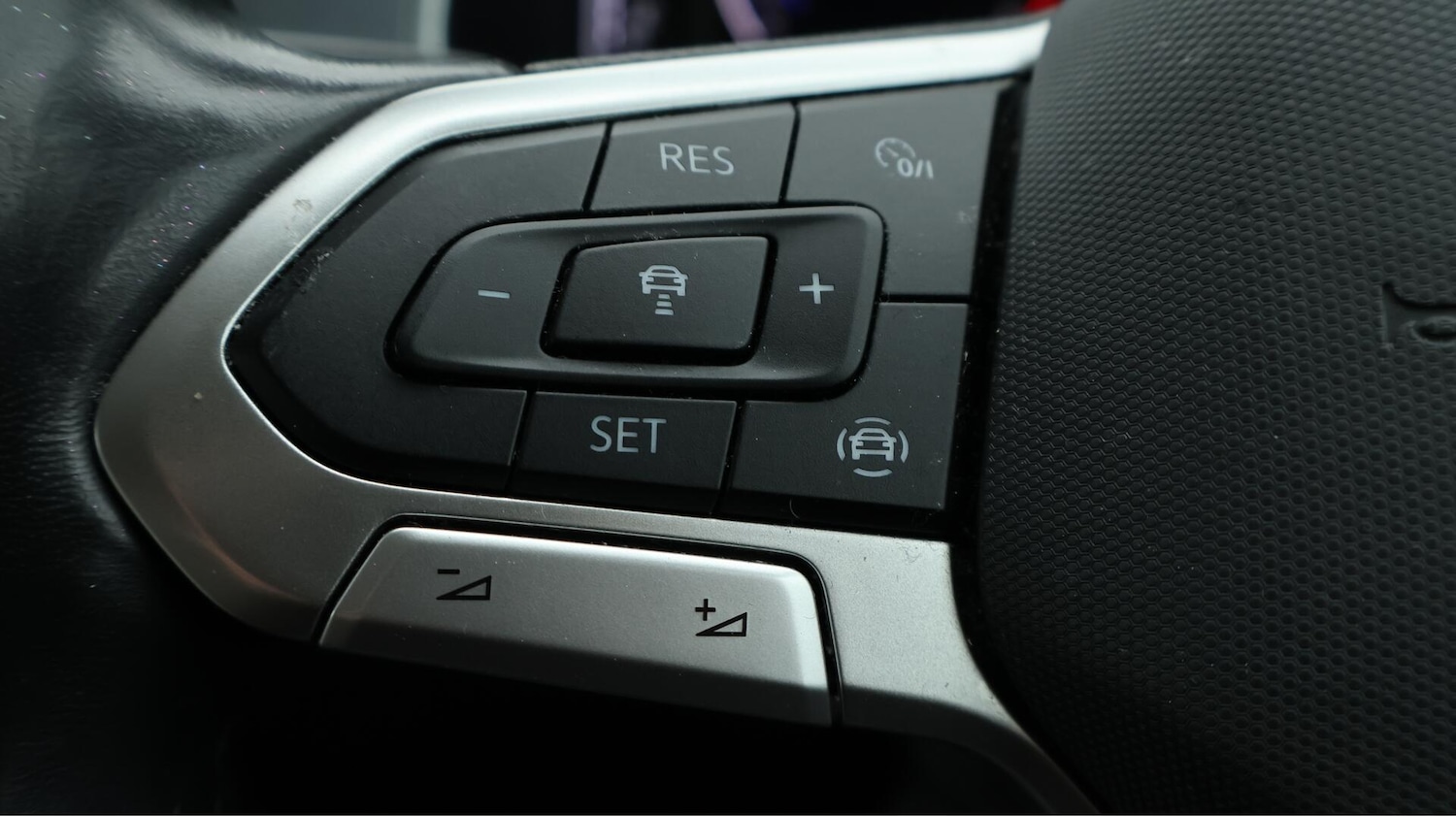 Used Volkswagen T-Roc 2022 for sale - 76370542: Photo 23