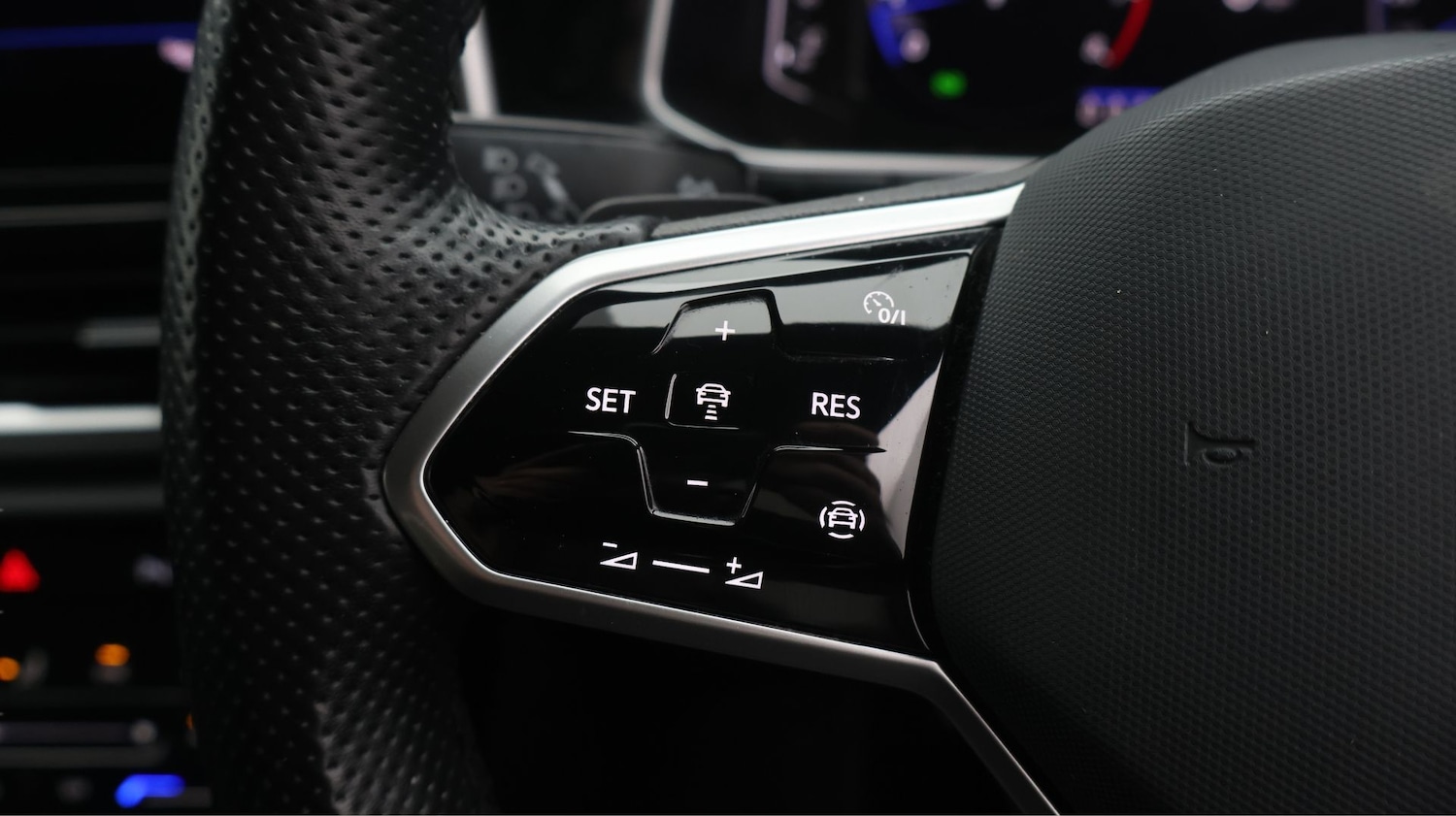 Used Volkswagen T-Roc 2022 for sale - 77747591: Photo 21