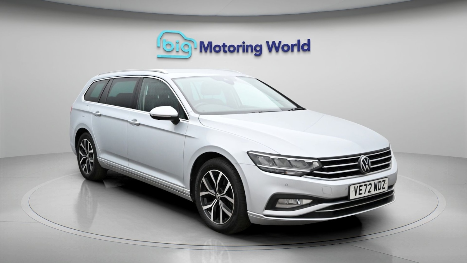 Used Volkswagen Passat 2023 for sale - 78016005: Photo 1