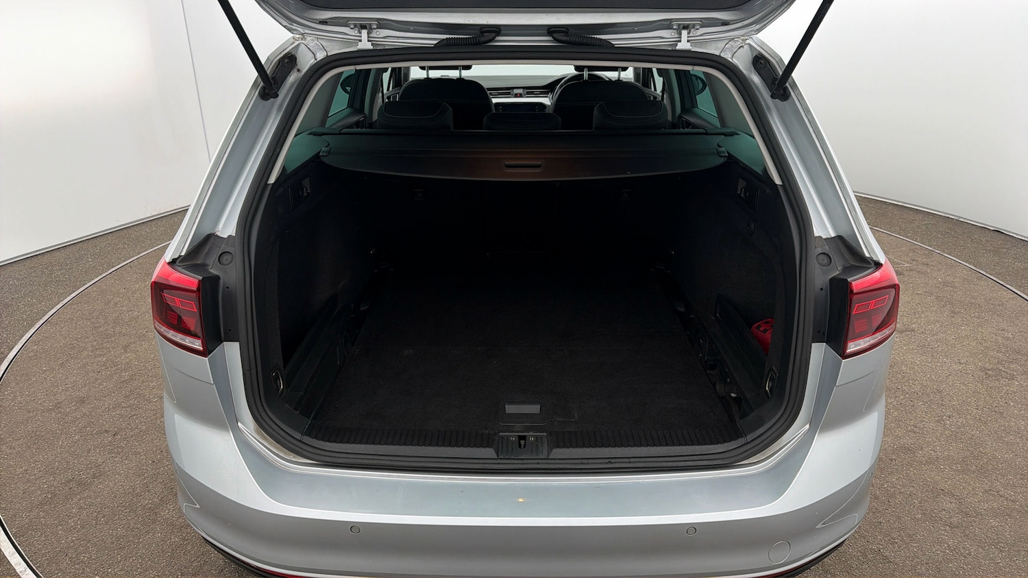 Used Volkswagen Passat 2023 for sale - 78016005: Photo 16