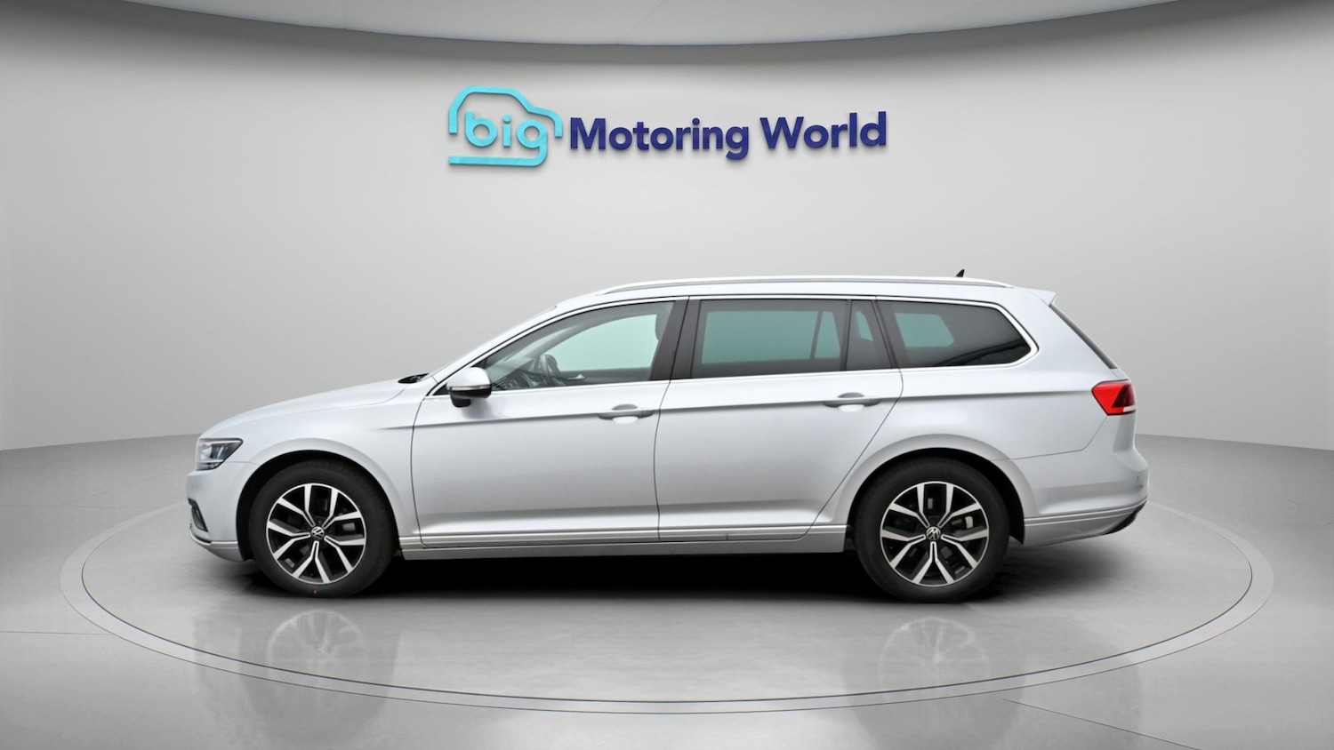 Used Volkswagen Passat 2023 for sale - 78016005: Photo 4