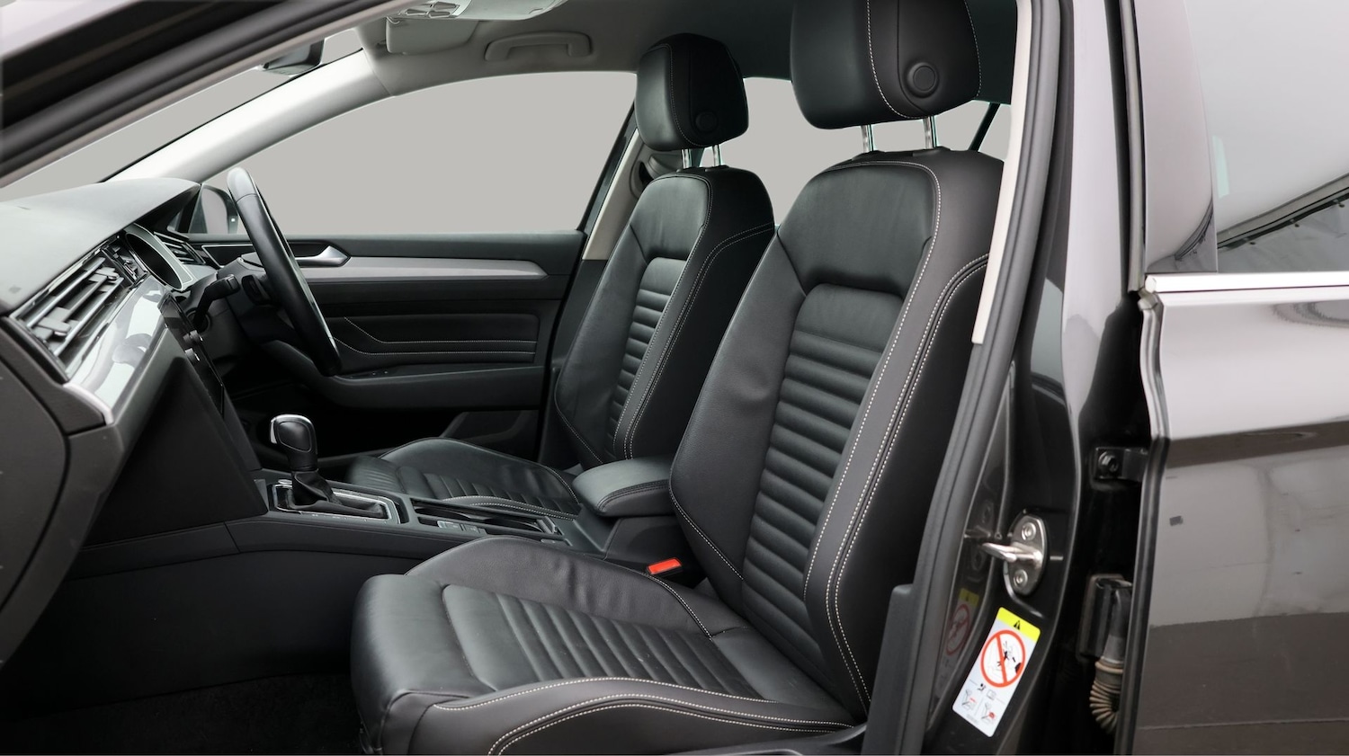 Used Volkswagen Passat 2023 for sale - 77247748: Photo 14