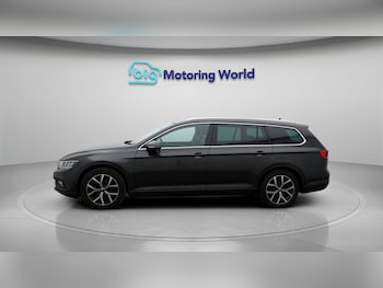 Used Volkswagen Passat 2023 for sale - 77247748: Photo