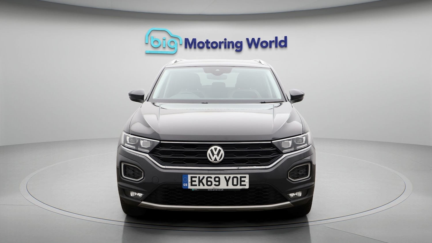 Used Volkswagen T-Roc 2019 for sale - 77492765: Photo 2
