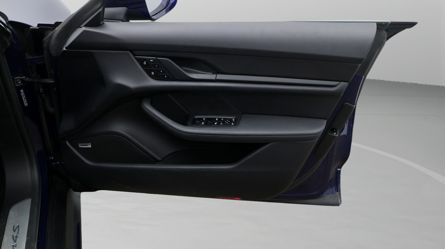 Used Porsche Taycan 2023 for sale - 77353868: Photo 15