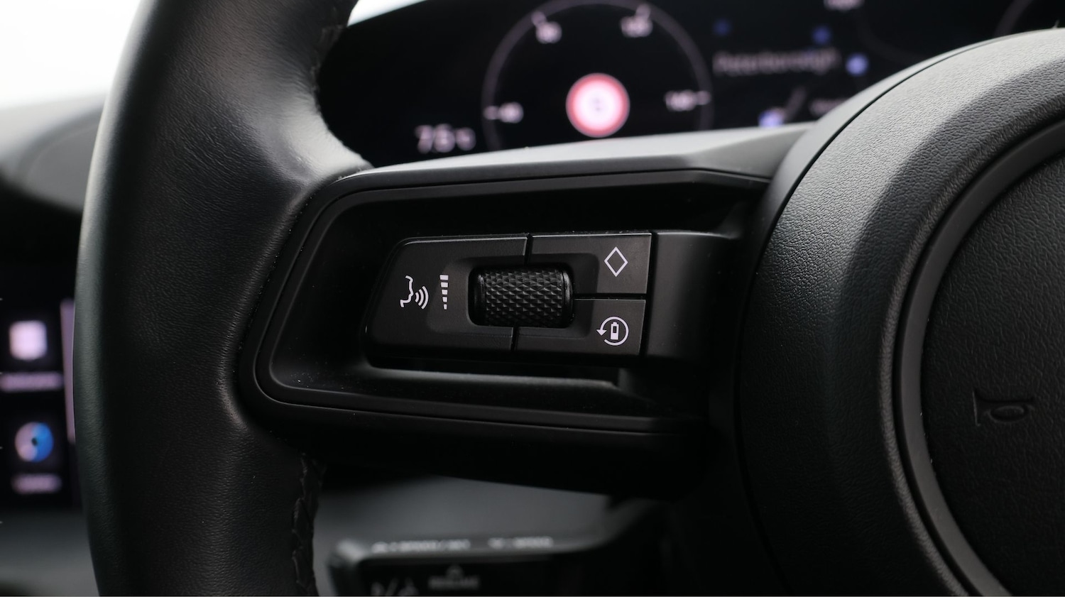 Used Porsche Taycan 2023 for sale - 77353868: Photo 24