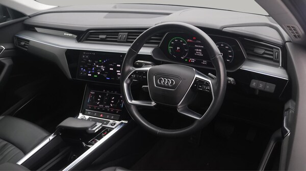 Used Audi e-tron 2021 for sale - 76282611: Photo 10
