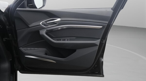 Used Audi e-tron 2021 for sale - 76282611: Photo 16