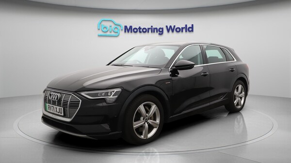 Used Audi e-tron 2021 for sale - 76282611: Photo 4