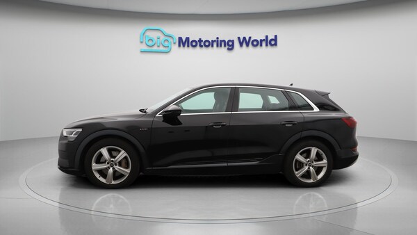 Used Audi e-tron 2021 for sale - 76282611: Photo 5
