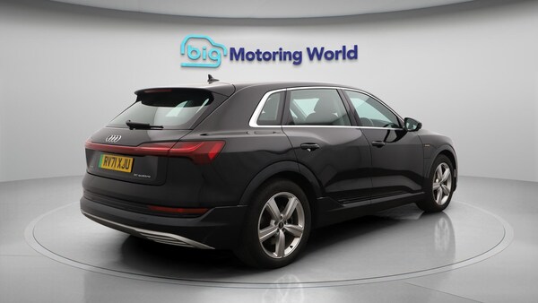 Used Audi e-tron 2021 for sale - 76282611: Photo 8