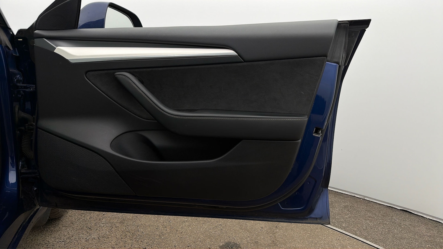 Used Tesla Model 3 2023 for sale - 77947205: Photo 14