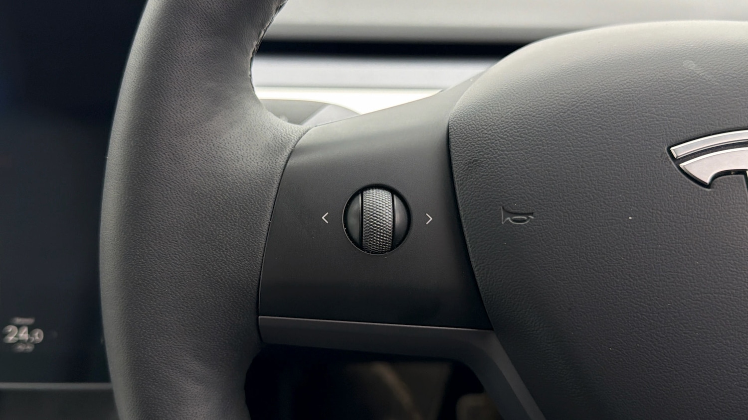 Used Tesla Model 3 2023 for sale - 77947205: Photo 22