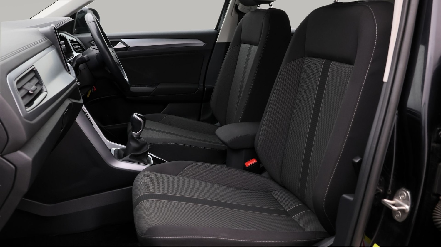 Used Volkswagen T-Roc 2023 for sale - 77570486: Photo 14