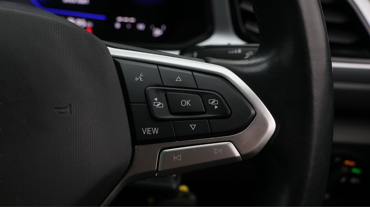 Used Volkswagen T-Roc 2023 for sale - 77570486: Photo 24