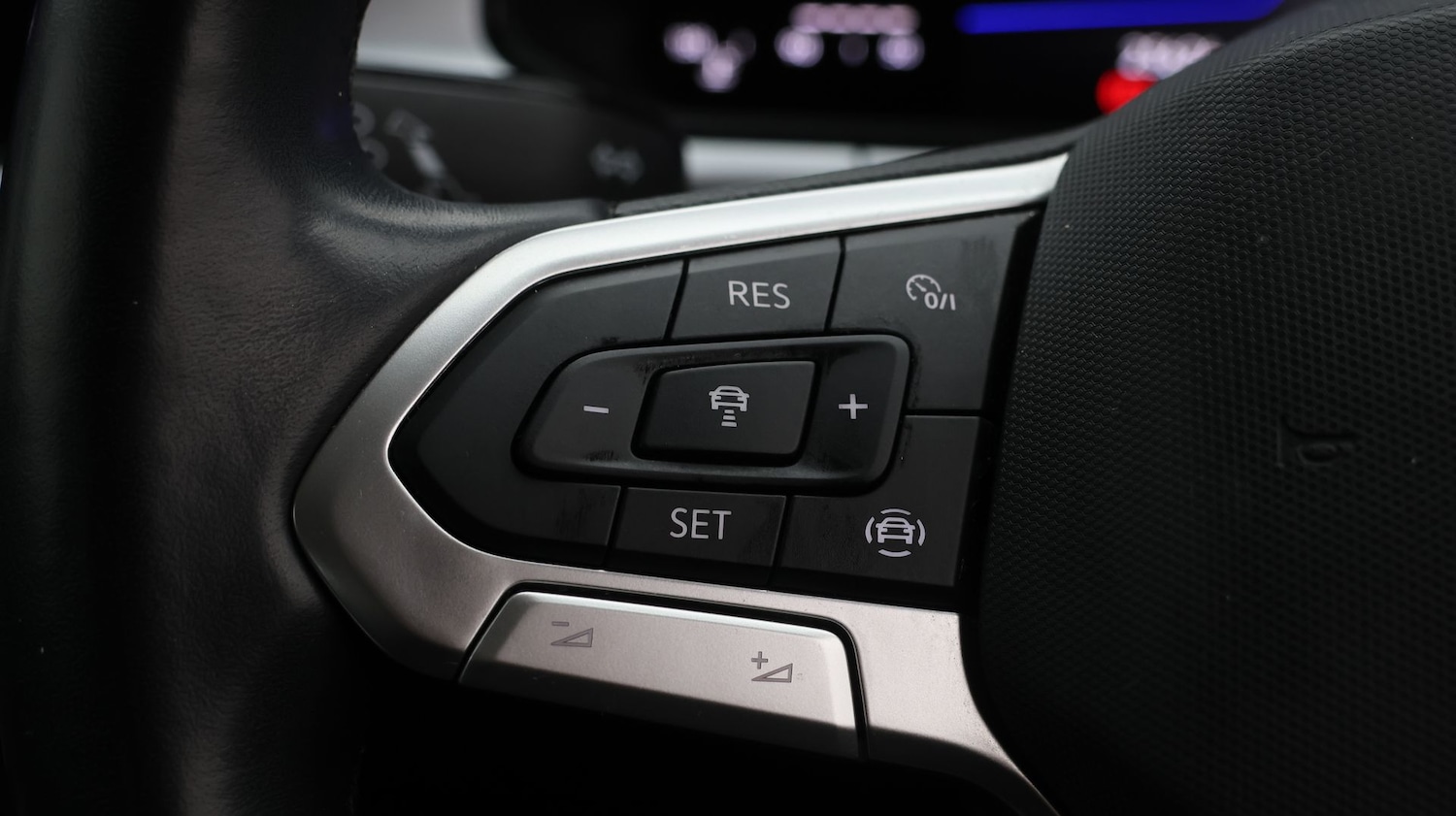 Used Volkswagen T-Roc 2023 for sale - 77570486: Photo 25