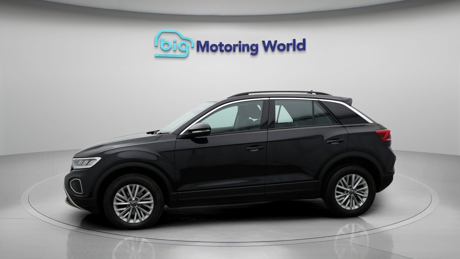 Used Volkswagen T-Roc 2023 for sale - 77570486: Photo 4