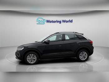 Used Volkswagen T-Roc 2023 for sale - 77570486: Photo