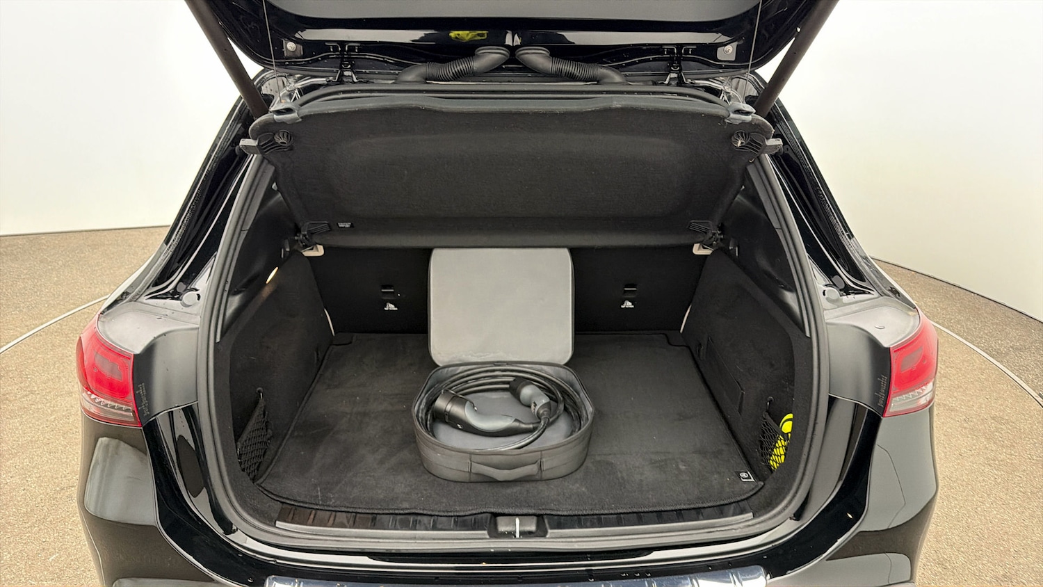 Used Mercedes-Benz EQA 2023 for sale - 77873410: Photo 16