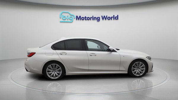 Used BMW 3 Series 2019 for sale - 76200928: Photo 9