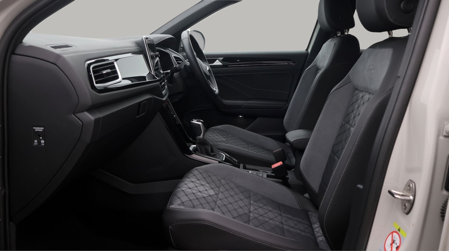 Used Volkswagen T-Roc 2024 for sale - 77337823: Photo 14