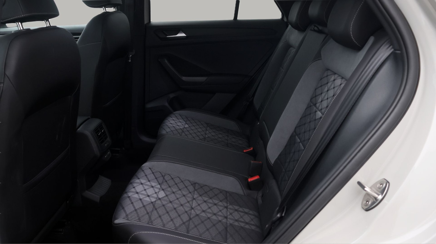 Used Volkswagen T-Roc 2024 for sale - 77337823: Photo 16