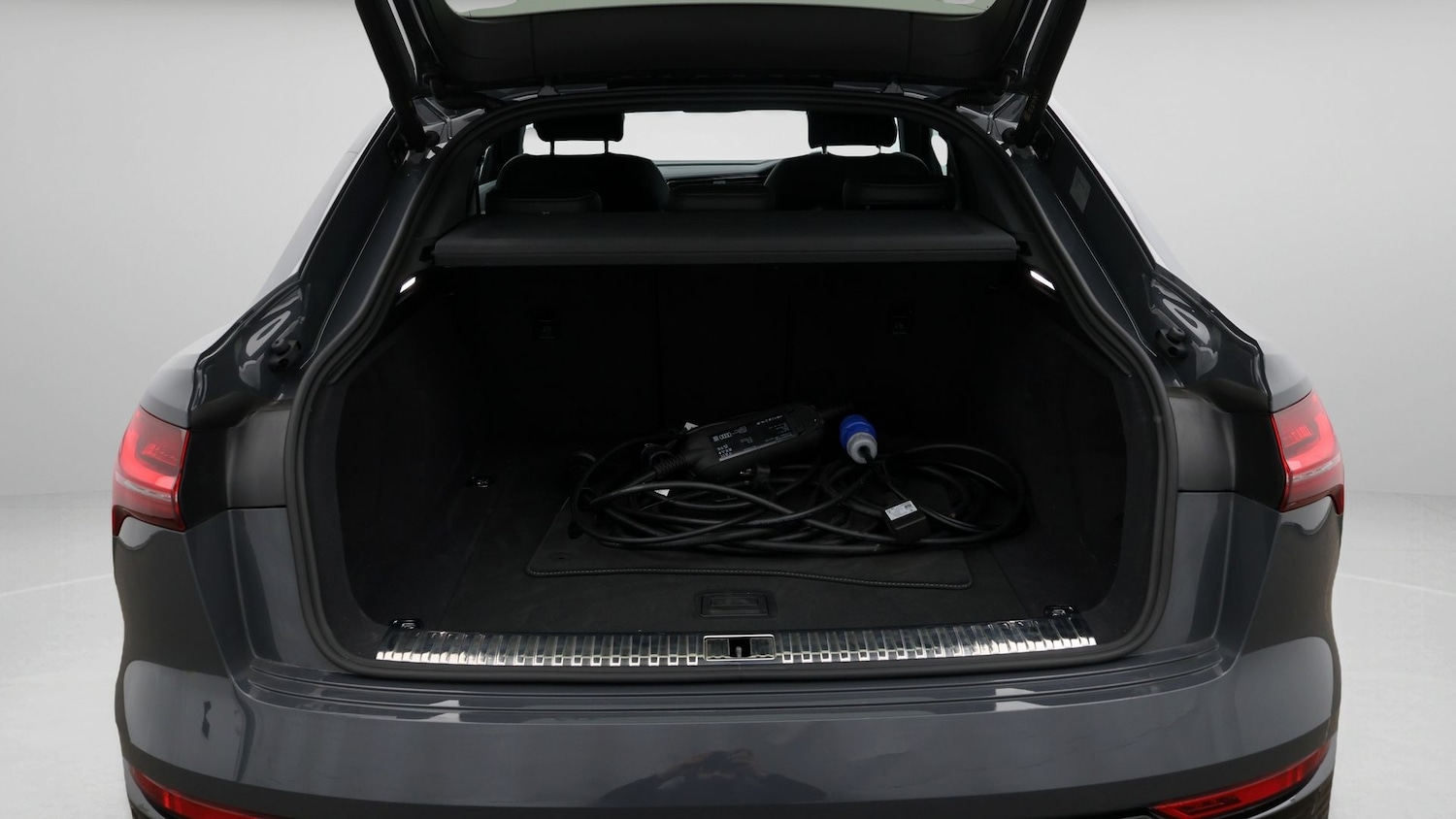 Used Audi Q8 2023 for sale - 78083893: Photo 17