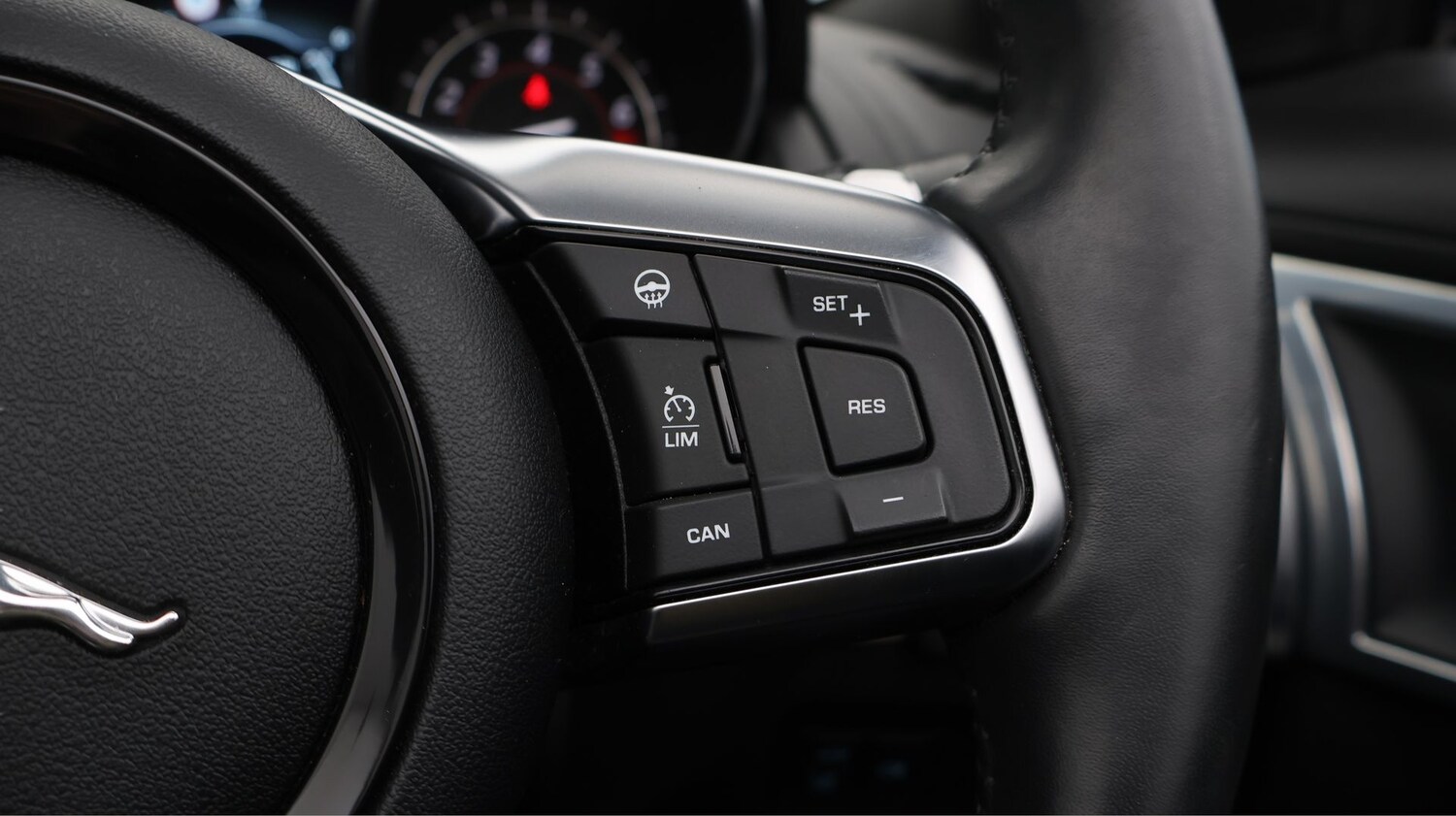 Used Jaguar F-Type 2019 for sale - 77900911: Photo 26