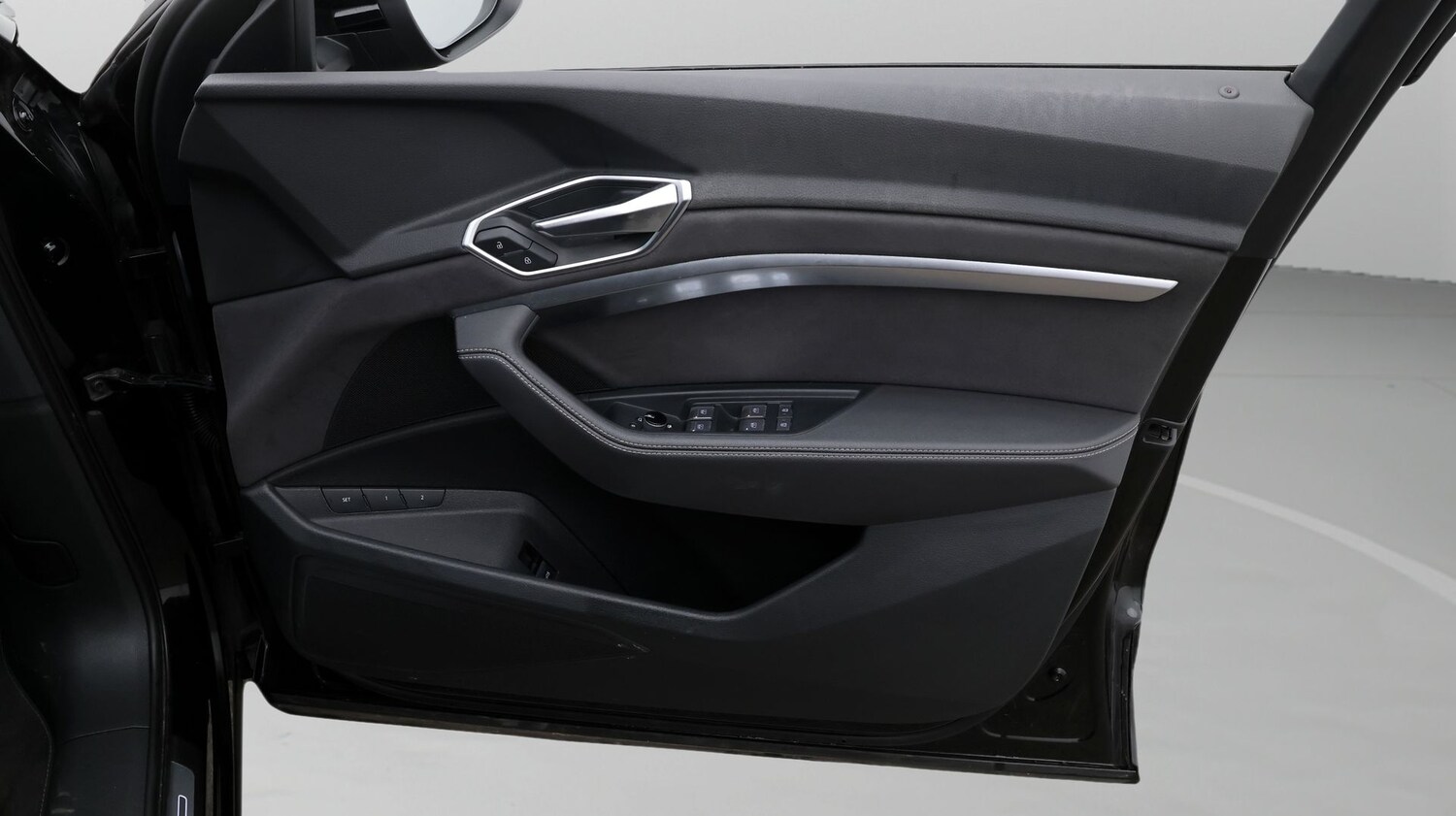 Used Audi e-tron 2023 for sale - 77616267: Photo 15