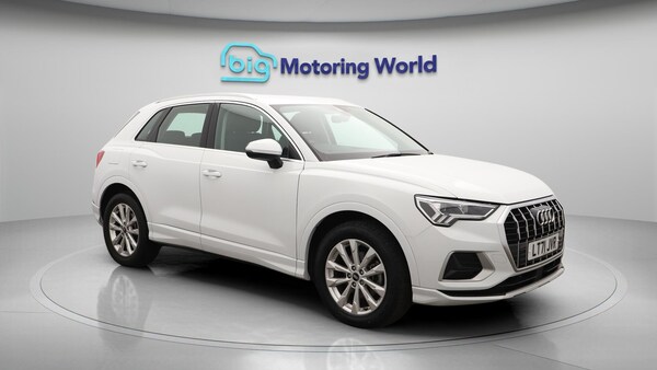 Used Audi Q3 2021 for sale - 76270192: Photo 2